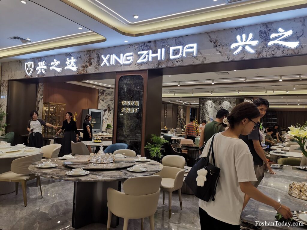 A Natural Marble Dining Table Supplier in Foshan Market