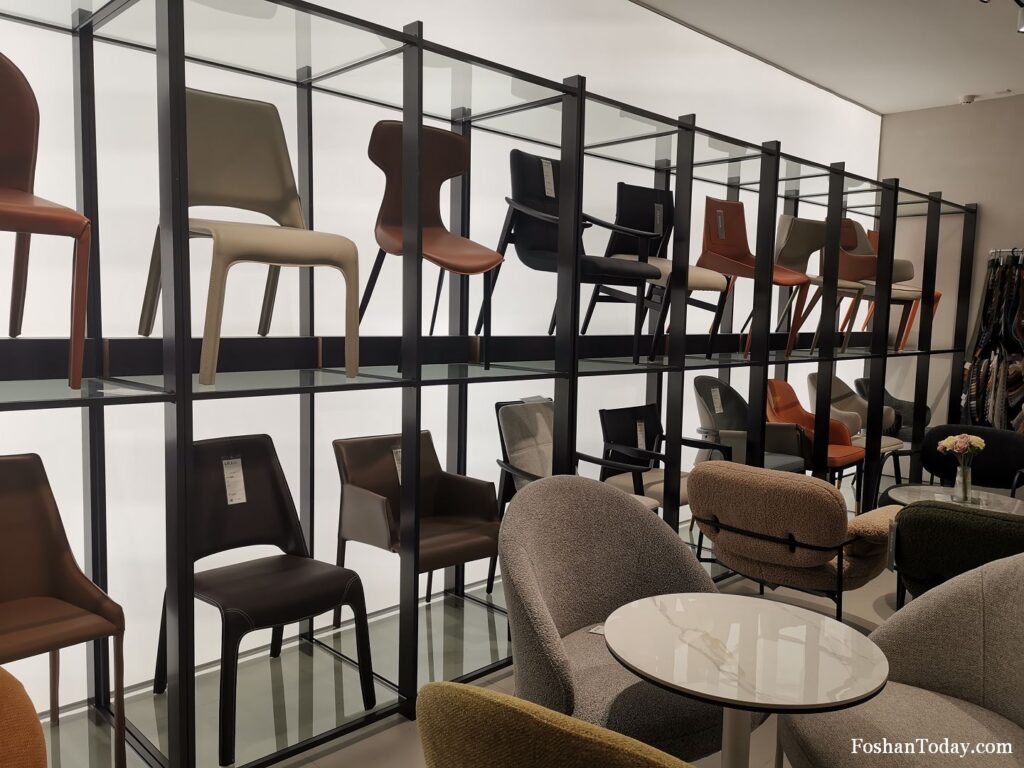 An Accent Chair Supplier in Foshan Nanhua Furniture Market