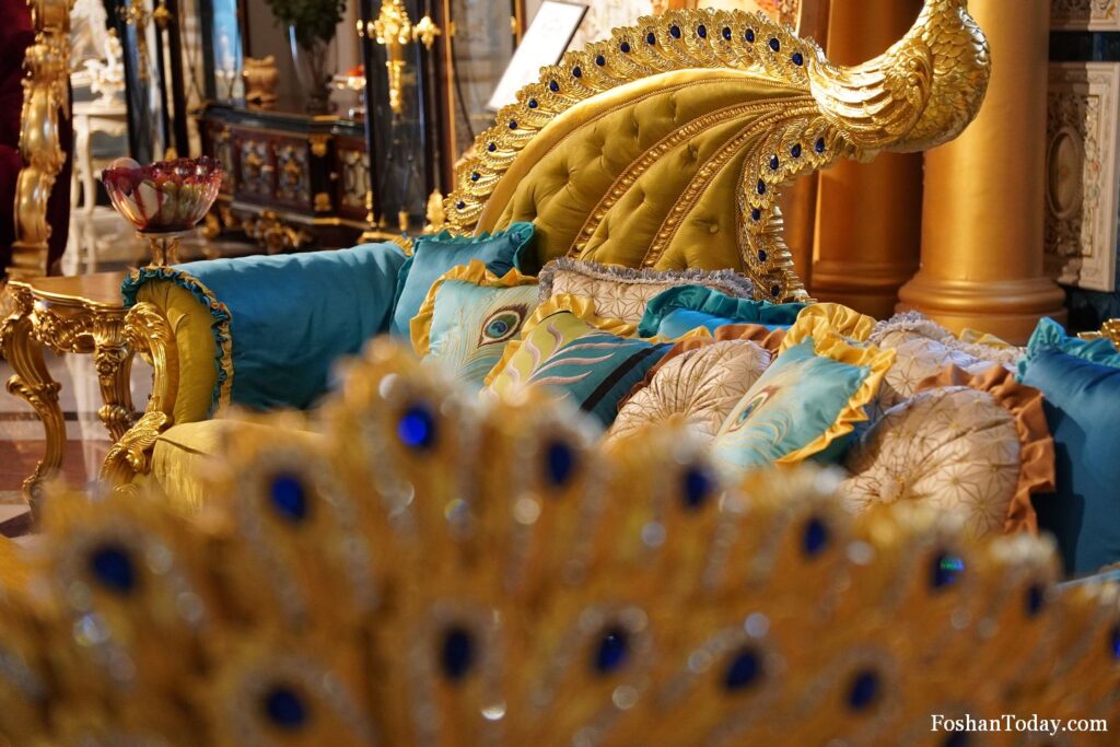 An Arab Furniture Supplier in Foshan Red Star Macalline market