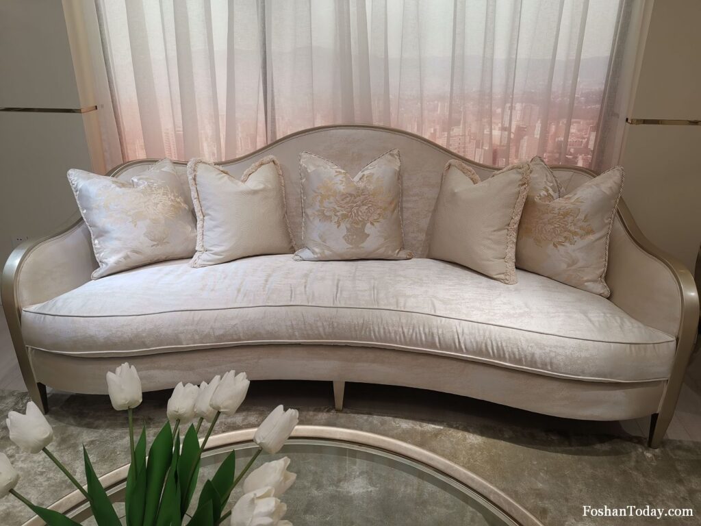 A Dedicated American Classic Sofa Supplier in Louvre Furniture Mall