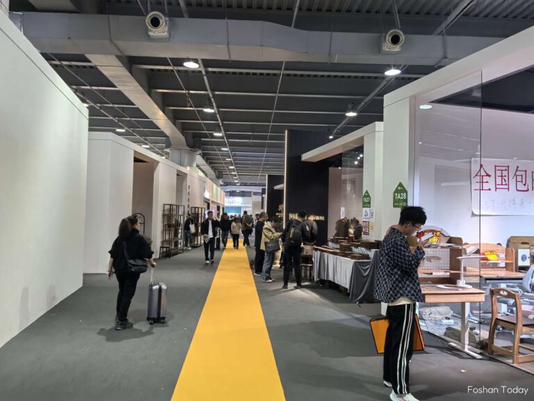 dongguan-furniture-fair-2025-hallway-01