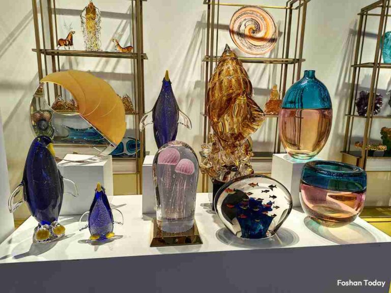 ciff-2026-decor-colored-glass-objects-04