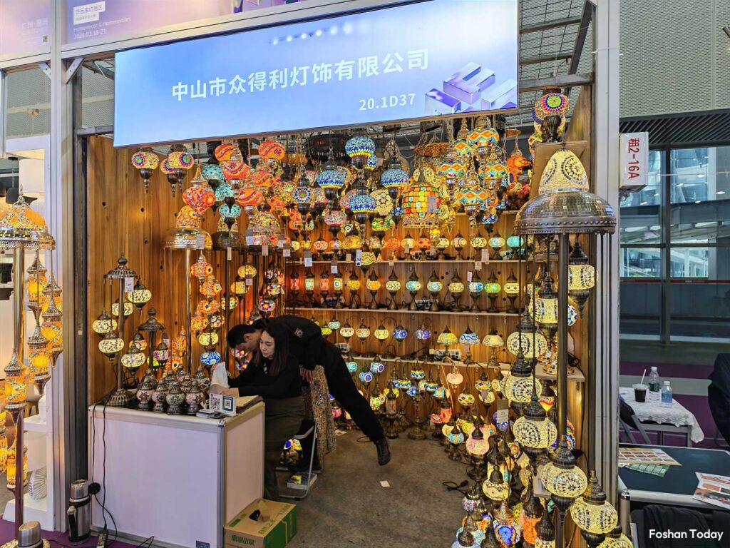 colorful-mosaic-lighting-booth-ciff-guangzhou