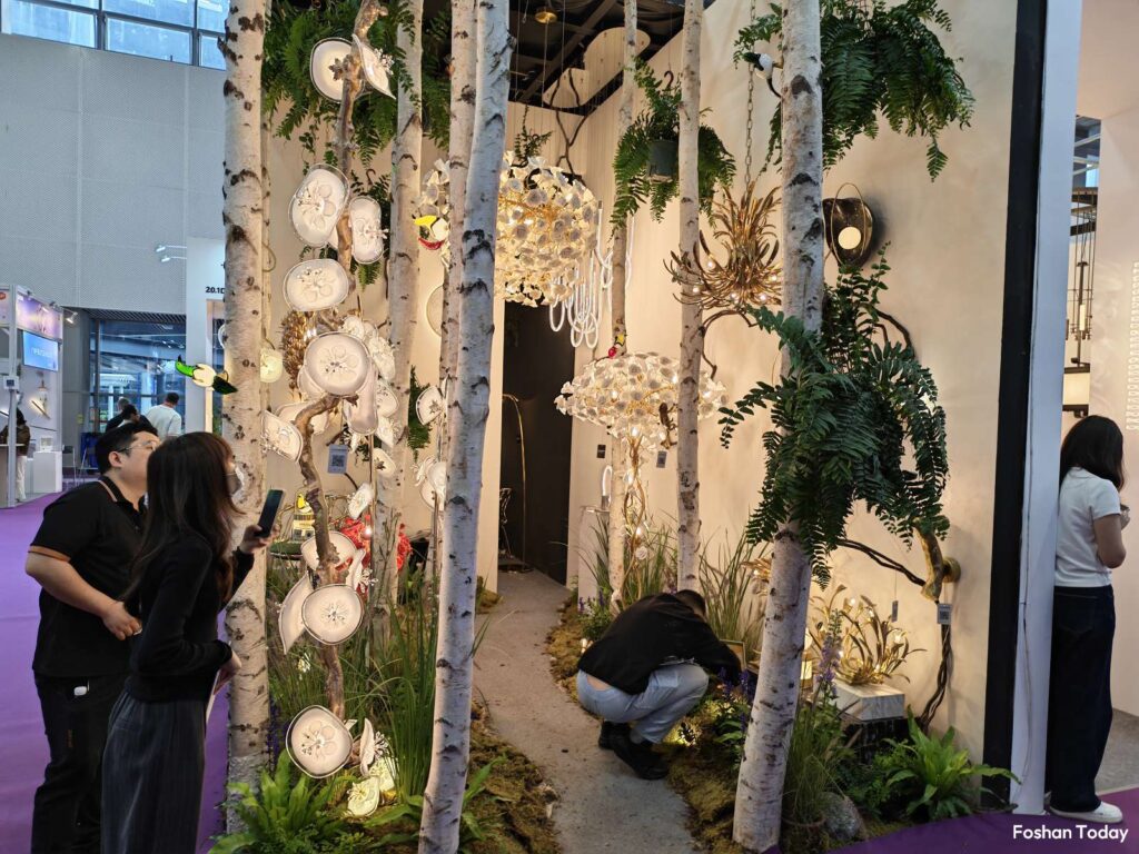 forest-lighting-booth-overview