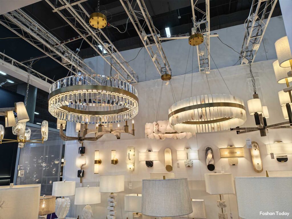 meath-modern-chandelier-display