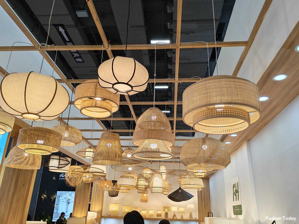 natural-style-lighting-booth-interior